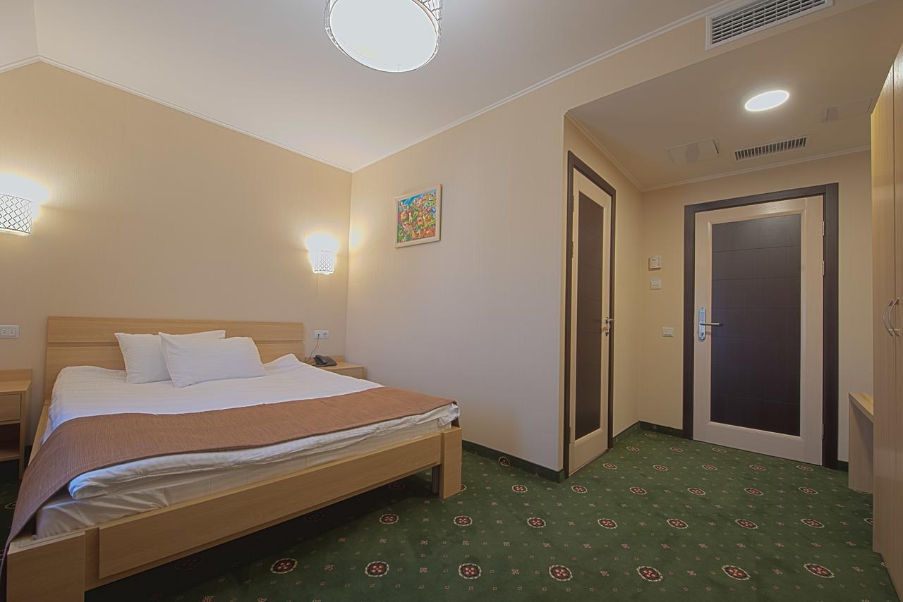 Advenus Hotel Λβιβ Εξωτερικό φωτογραφία